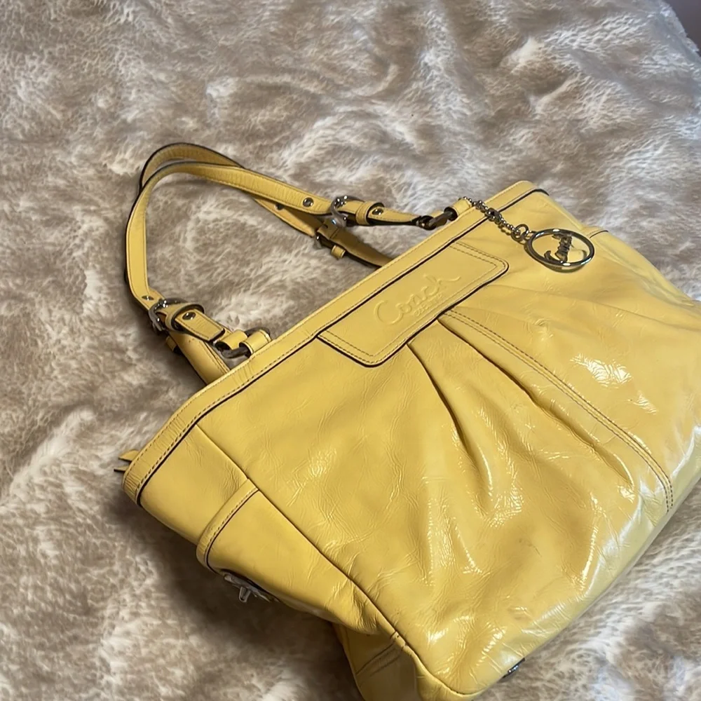 Y2K Pale Yellow Coach Bag - Picture 9 of 16